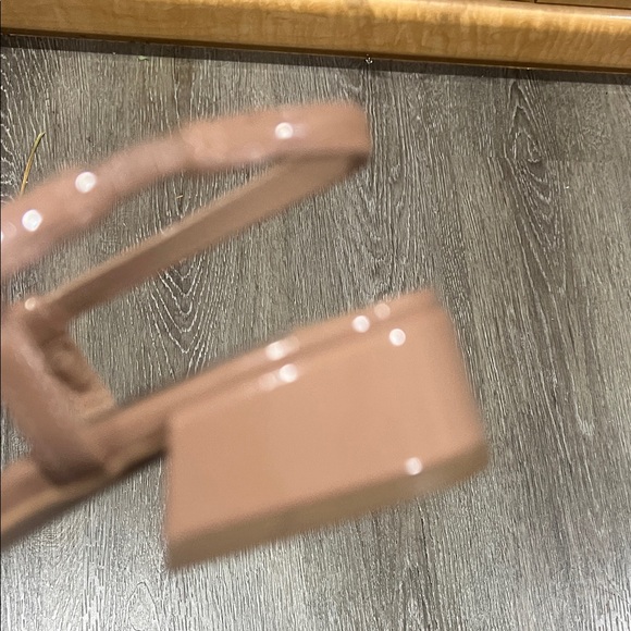 Steve Madden Two-Tone Nude and Black Pointed Slingback Flats - Picture 3 of 3